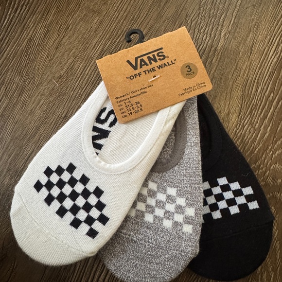 NWT: Vans Checkerboard Logo 3PK
No-Show Socks - Picture 4 of 7